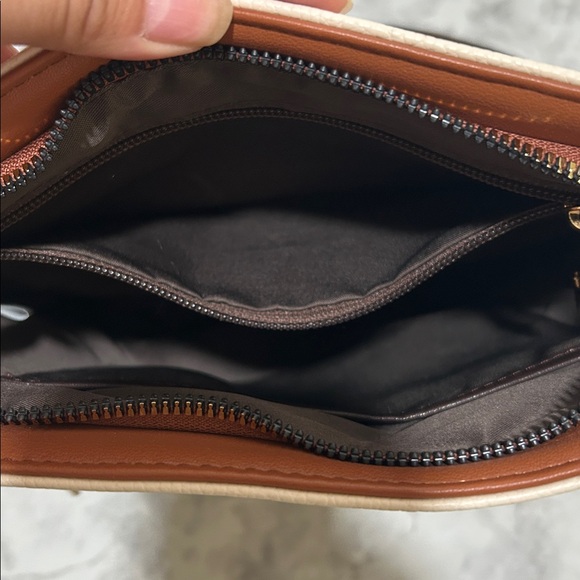 BOSTANTEN WOMENS VEGAN CROSSBODY BAG OFF WHITE LEATHER - Picture 8 of 13